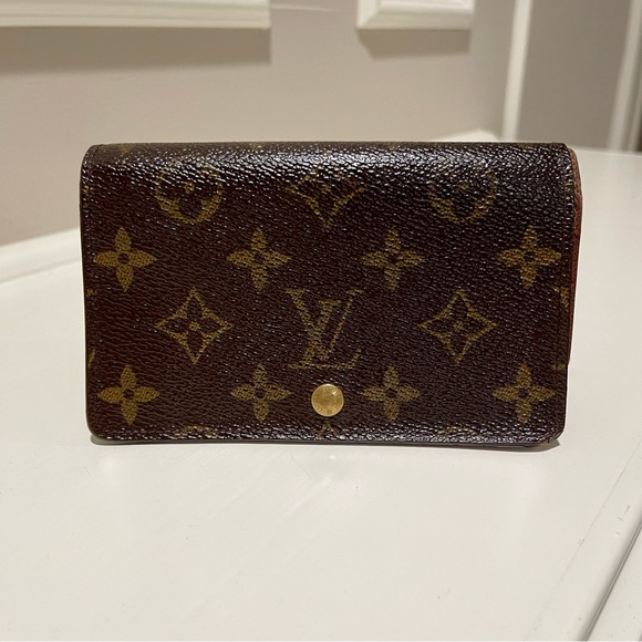 LV Monogram Tresor Wallet - Picture 2 of 10